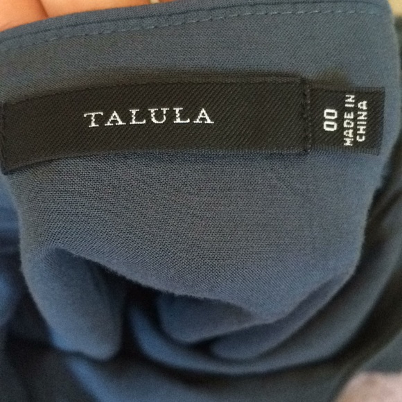 A dress - Picture 2 of 2